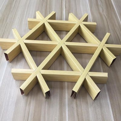Üçgen Açık Hücre Metal Tavan Kelepçeleri Alüminyum Metal ızgara Tavanı