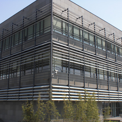 Dekoratif Bina İçin Modern Güneşlik Dikey Alüminyum Güneşlik Panjuru