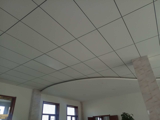 Kongre Merkezi İçin 600x600mm Alüminyum Tavanda 0.5mm Kalınlık