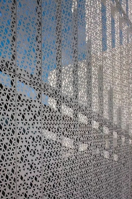 Metro İstasyonu İçin Özelleştirilebilir Renkli Alüminyum 1600x6000mm Delikli Panel