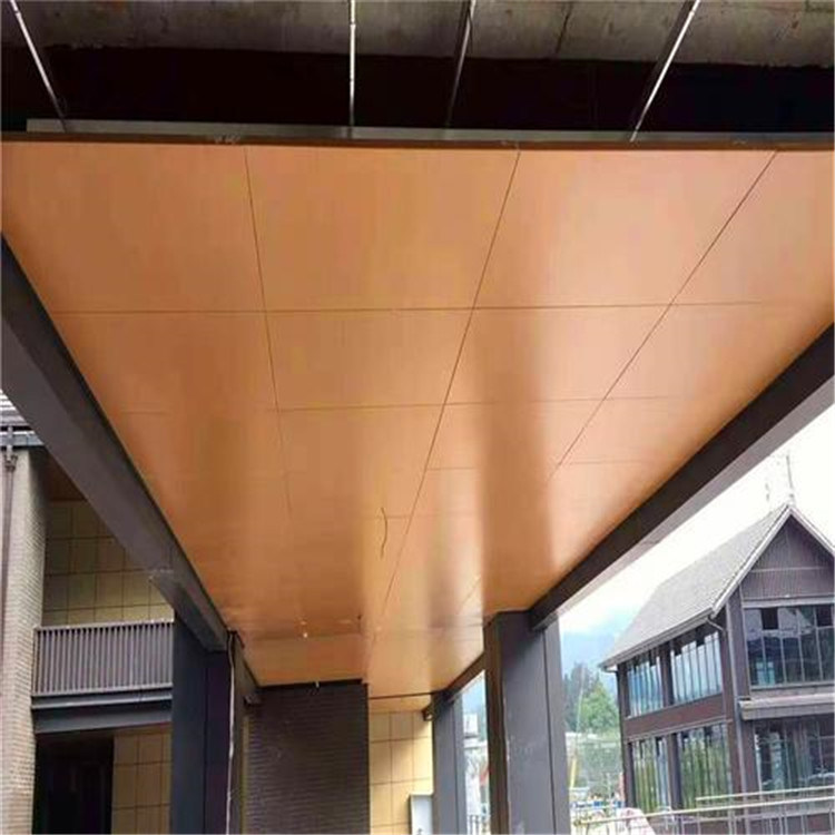 600x600 Alüminyum Metal Tavan Ahşap Renkli Tavan Panelinde Delikli Kanca